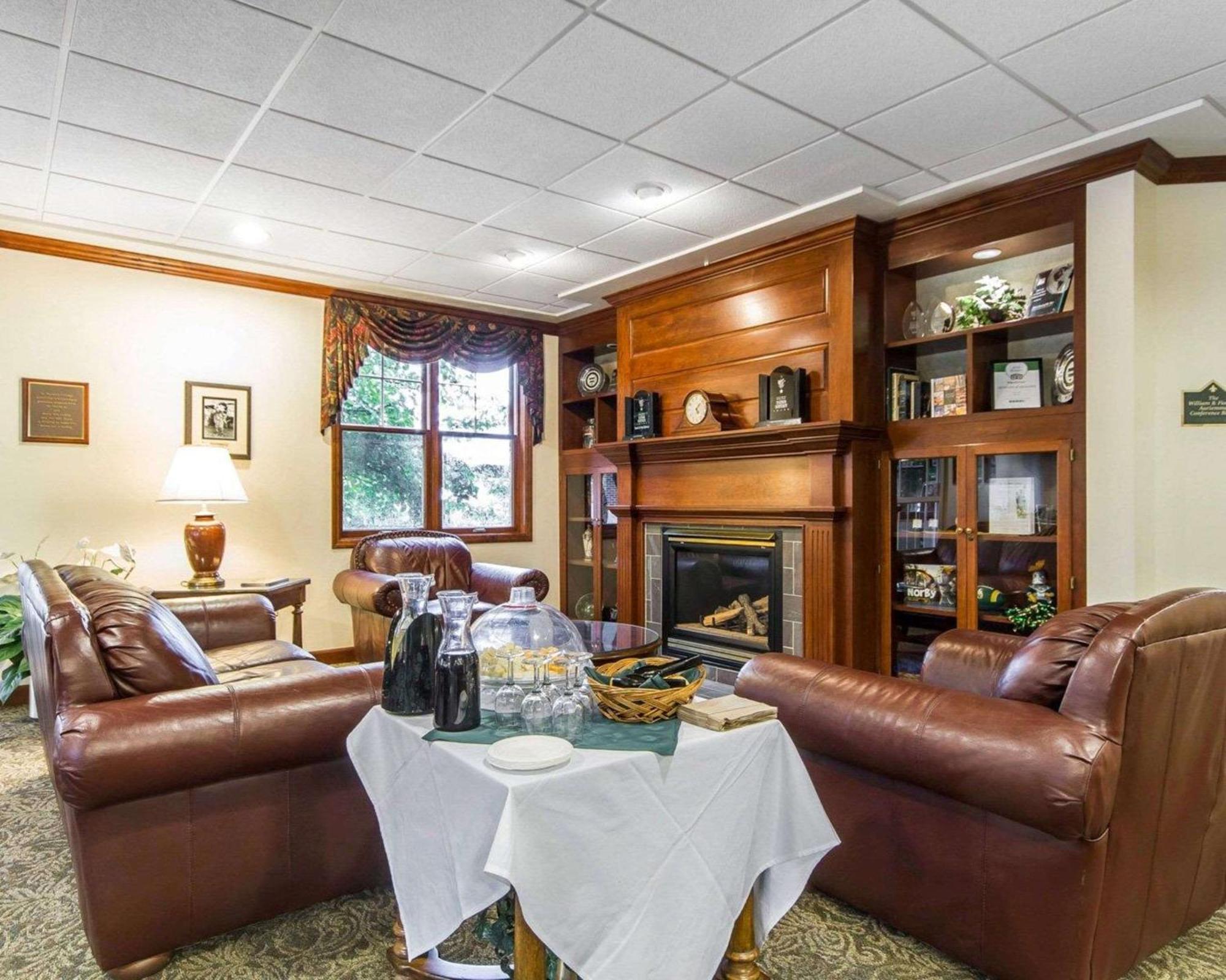 Kress Inn, Ascend Hotel Collection De Pere Extérieur photo